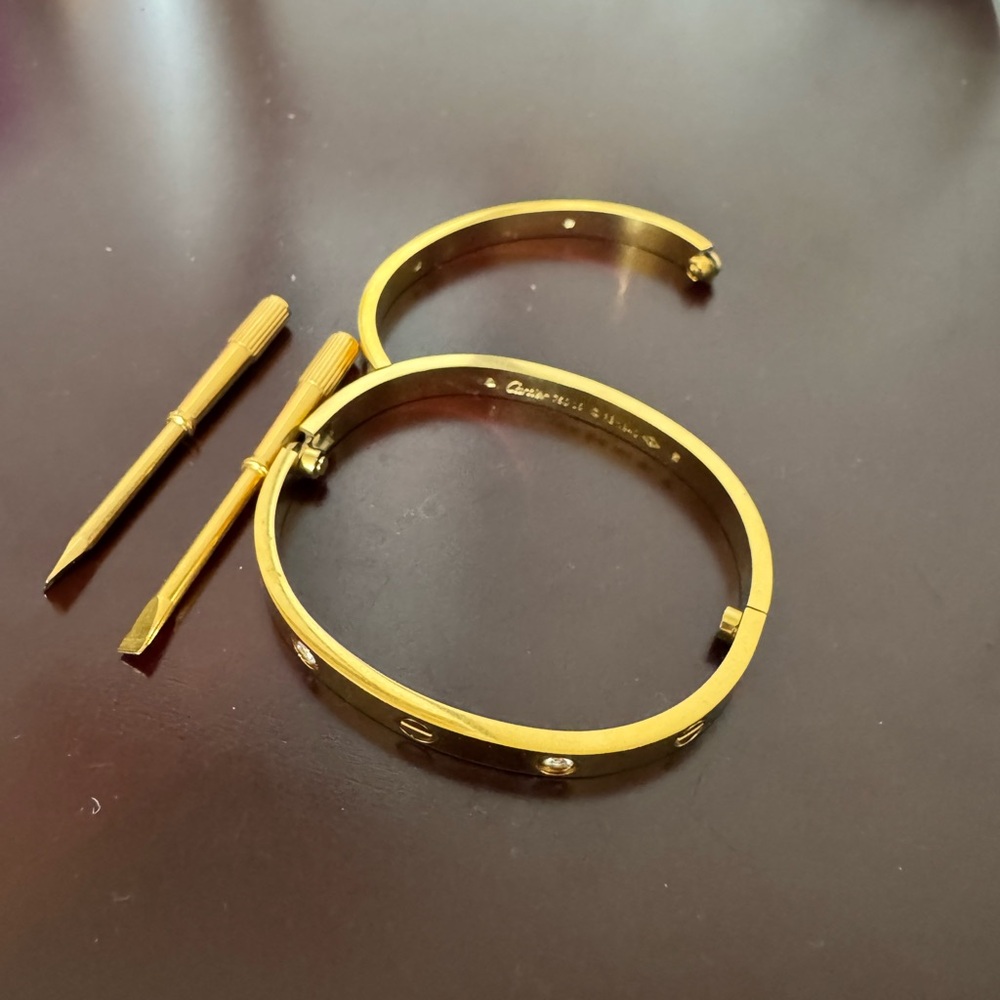 Gold Bracelet with Screwdriver Set